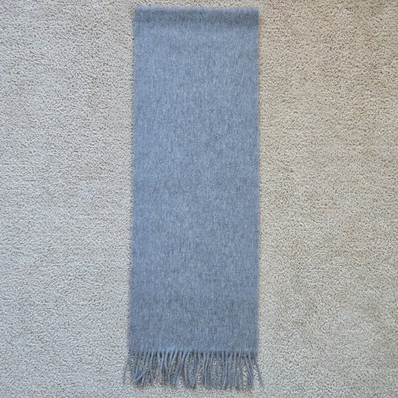 NWOT Grey Cashmere Fringed Scarf - Picture 2 of 11